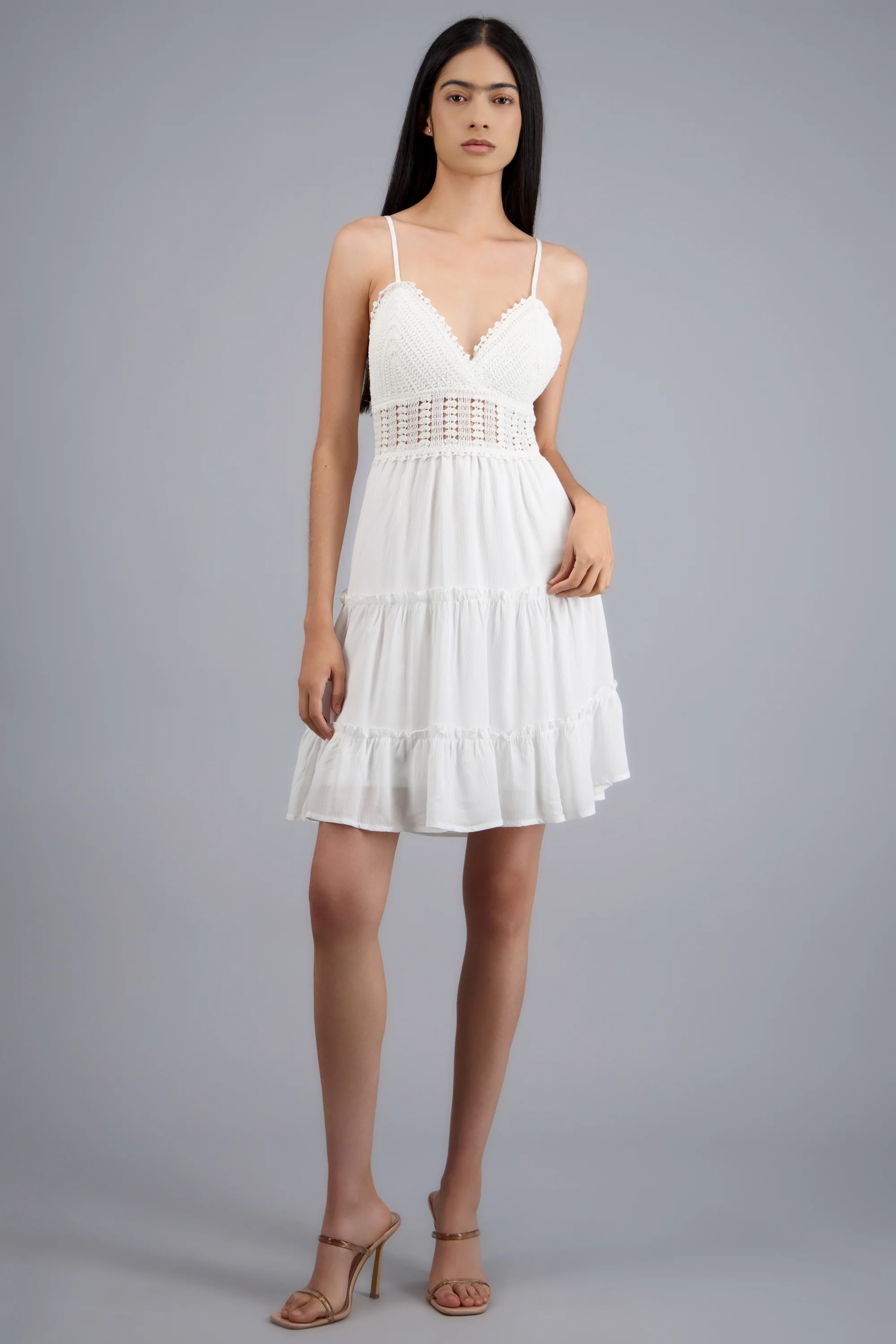 VESTIDO MINI LISO CON CROCHET