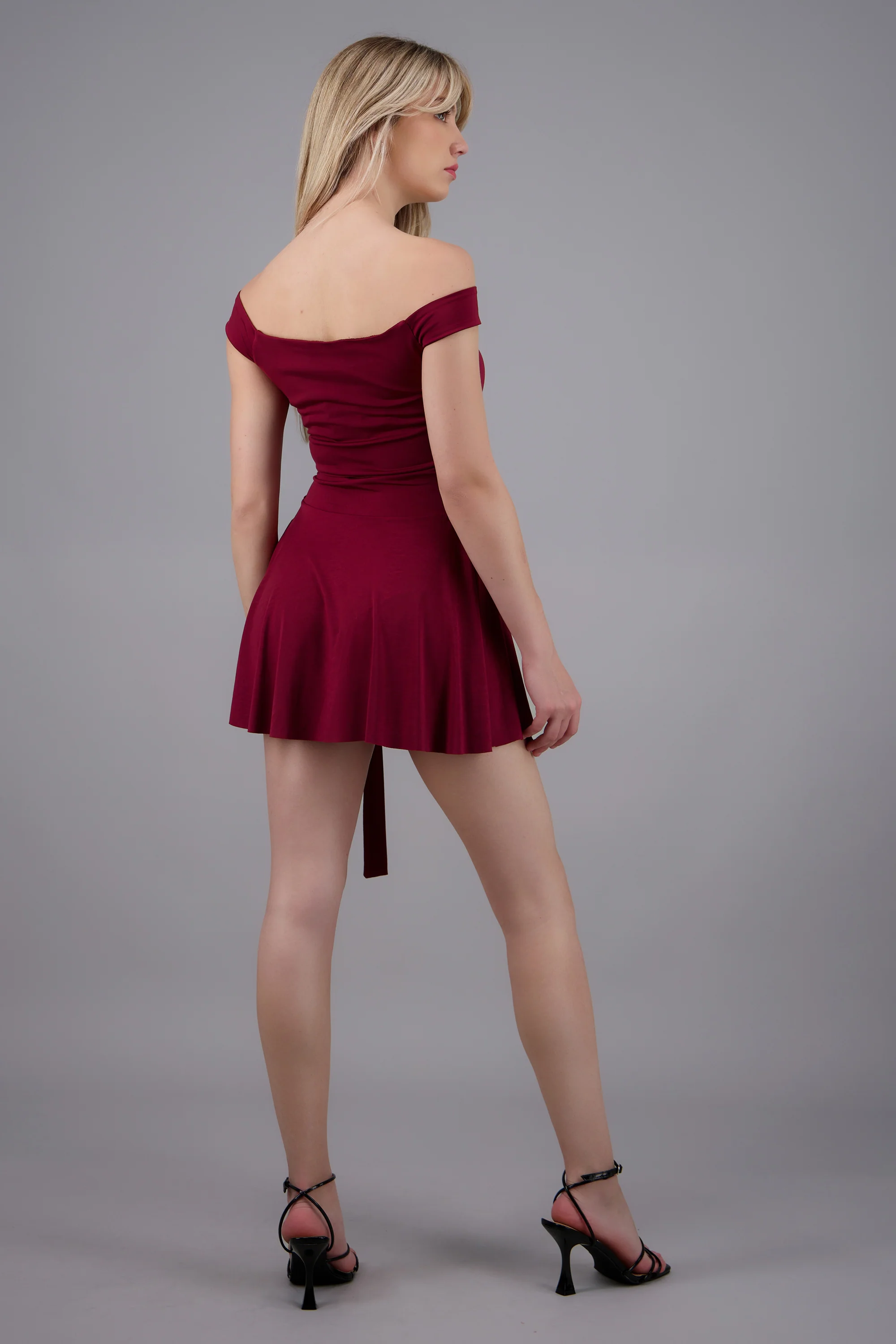 Vestido mini off shoulder detalle hebilla - Image 4