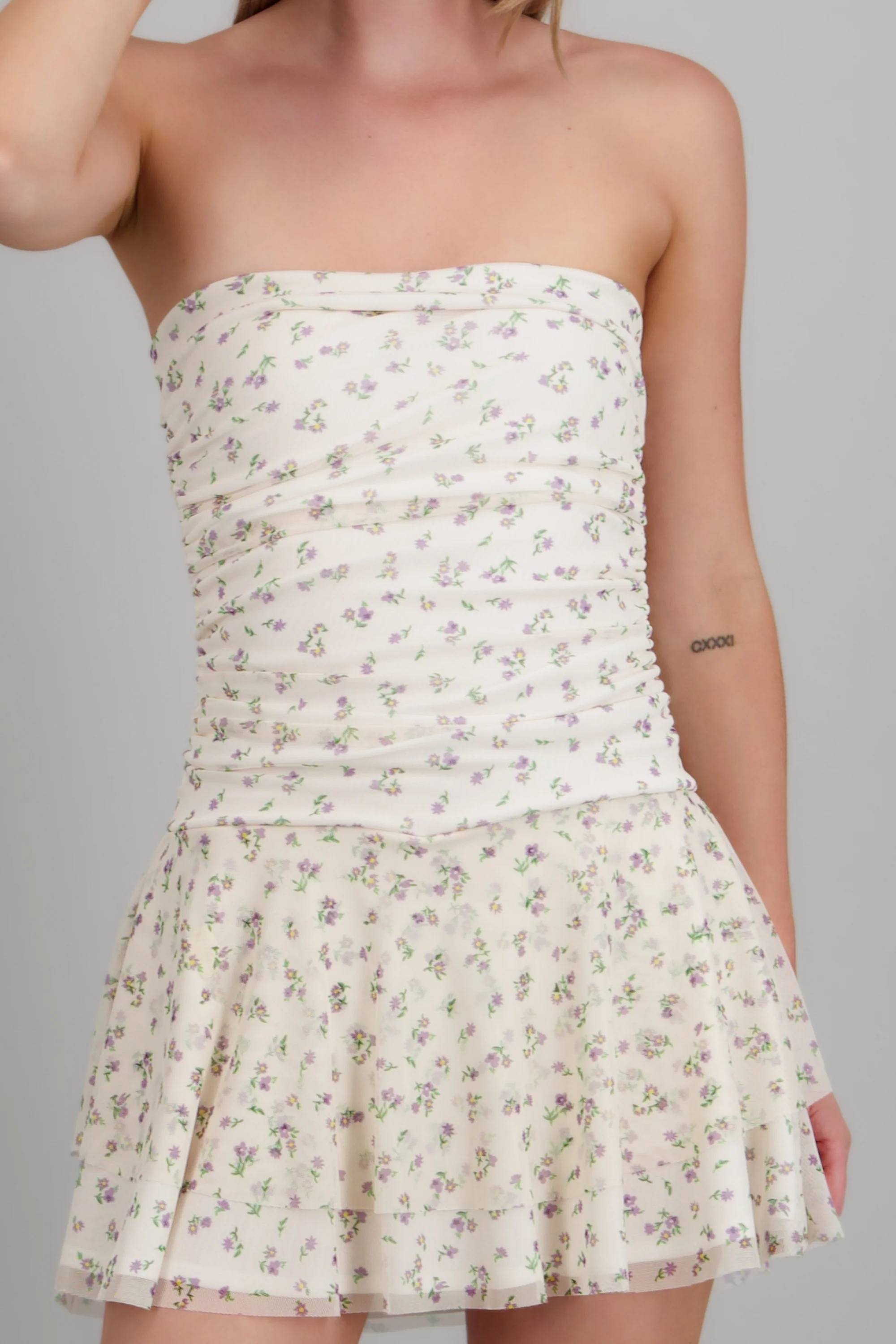 Vestido strapless mini flores - Image 5
