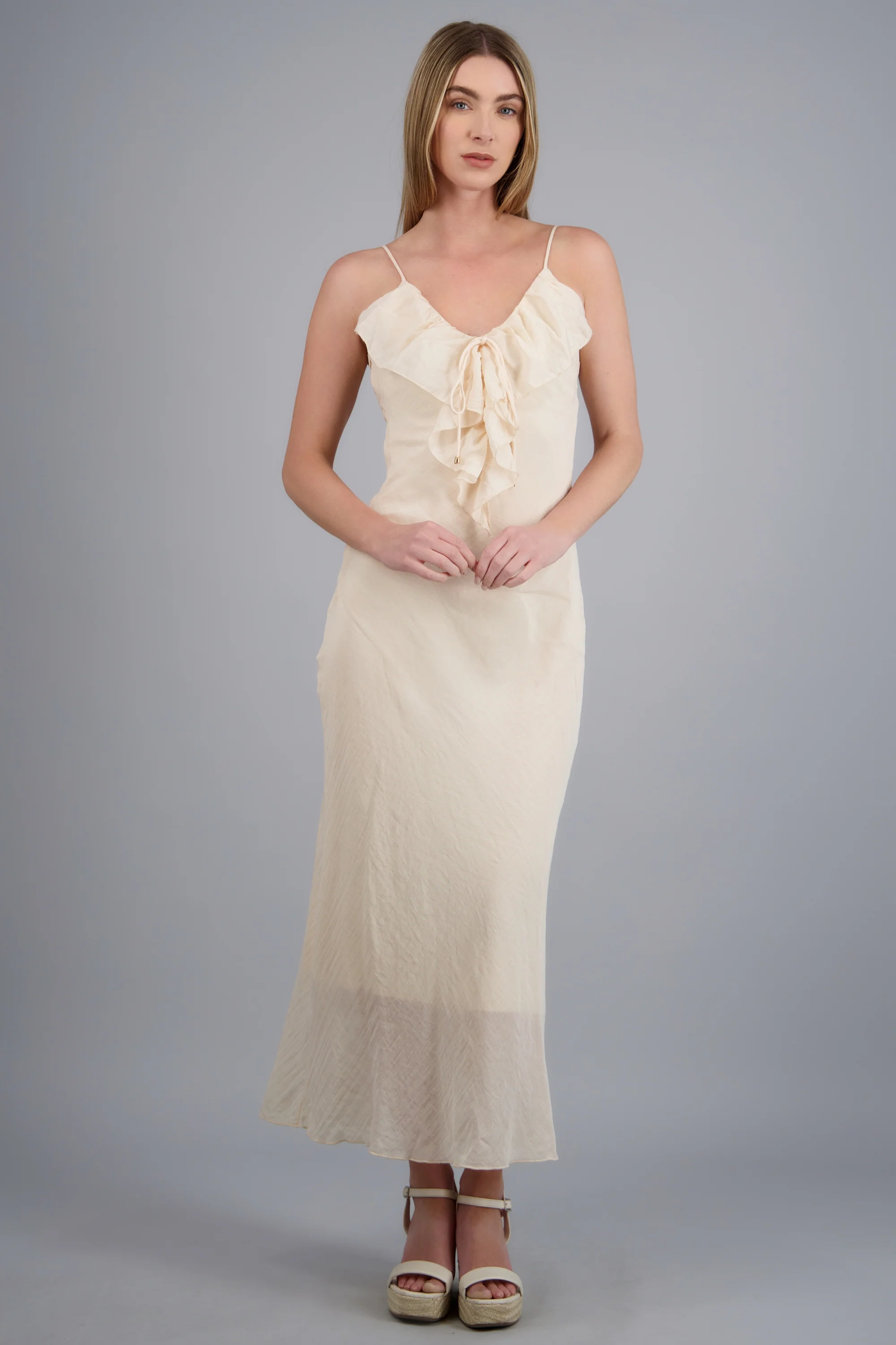 Vestido tirantes detalle olanes